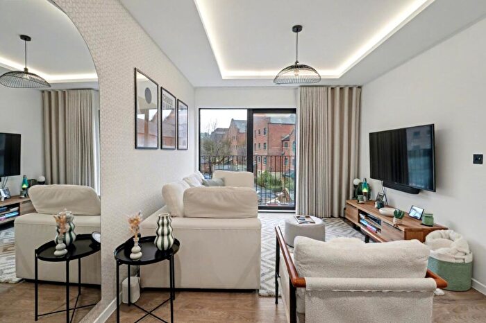 1 Bedroom Apartment For Sale In Canal Wharf House, Blantyre Street, Castlefield, M15