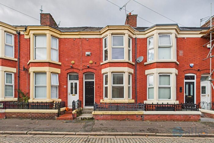 3 Bedroom Terraced House To Rent In Adelaide Road, Kensington, L7