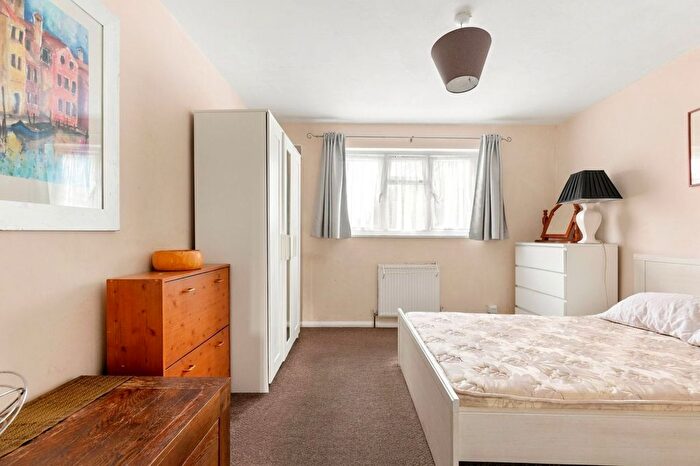 1 Bedroom Flat To Rent In North Road, Acton, London, W5