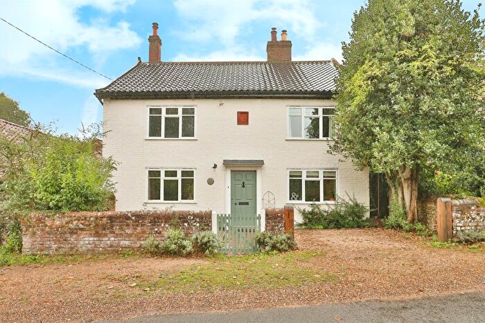 4 Bedroom Detached House For Sale In Low Road, Tasburgh, Norwich, NR15