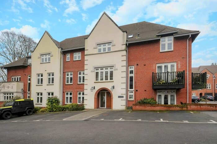 2 Bedroom Flat To Rent In Highcroft Road, Winchester, SO22