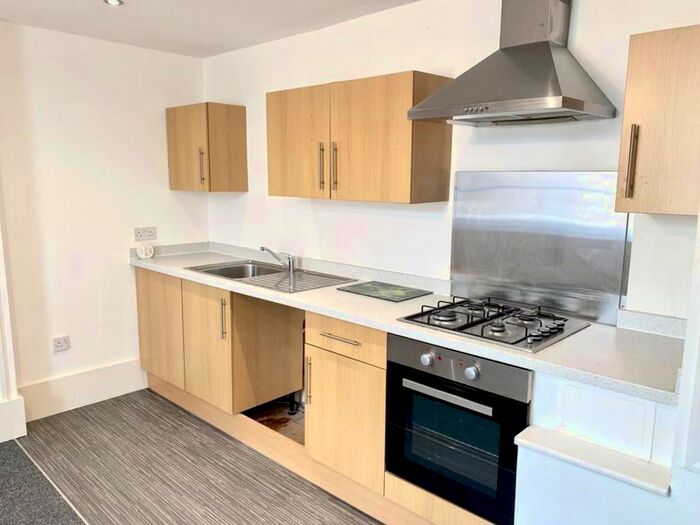 2 Bedroom Flat To Rent In East Row, Rochester, ME1