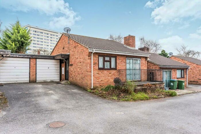 2 Bedroom Bungalow To Rent In Duncan Close, Weston, Southampton, SO19