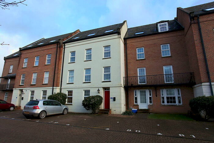 1 Bedroom Apartment To Rent In Victoria Place, Banbury, Oxon, OX16