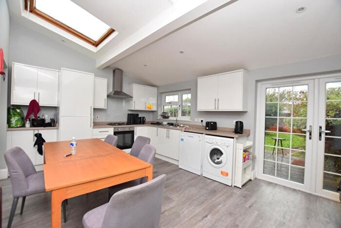 1 Bedroom Semi-Detached House To Rent In Fishponds Road, Bristol, BS16