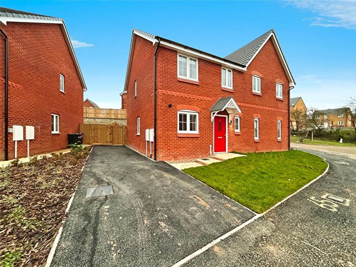 3 Bedroom Semi-Detached House To Rent In Butterworth Road, Sutton-In-Ashfield, Nottinghamshire, NG17