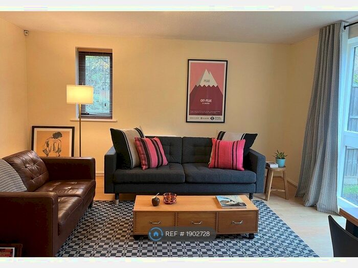 1 Bedroom Flat To Rent In John Maurice Close, London, SE17