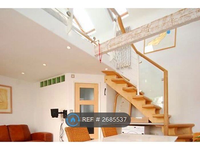 1 Bedroom Flat To Rent In New Road, Brentford, TW8