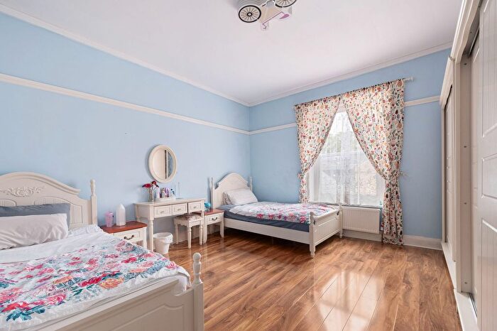 7 Bedroom Semi-detached House For Sale In Broomgrove Road, Botanical Gardens, S10
