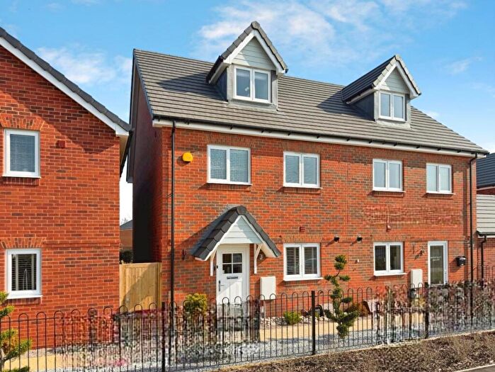 4 Bedroom Semi Detached House For Sale In Martello Lakes, Hythe, CT21