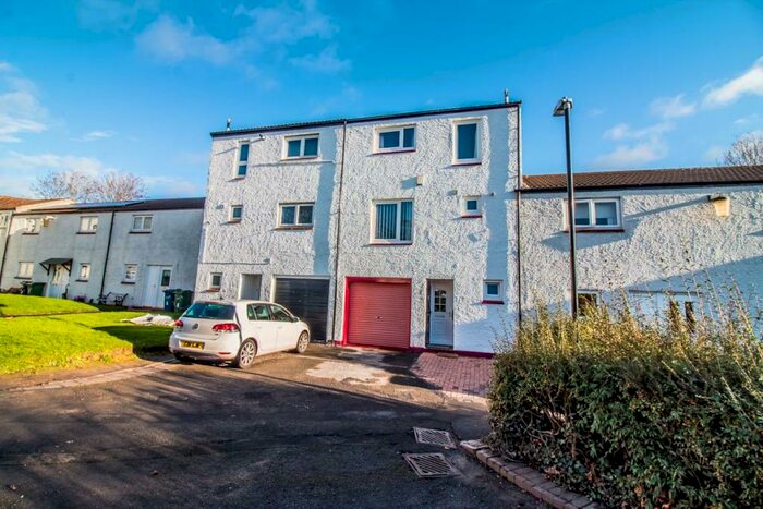 4 Bedroom Town House To Rent In Longacre, Fatfield, Washington, Tyne And Wear, NE38