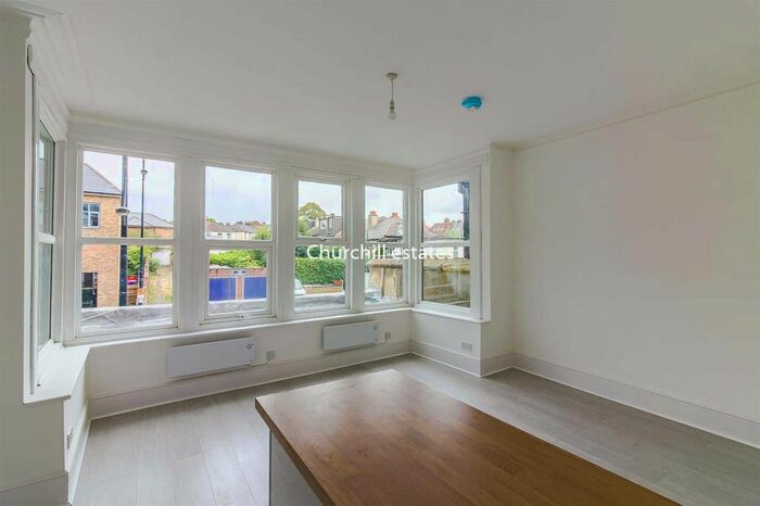 1 Bedroom Flat To Rent In High Road, Woodford Green, IG8