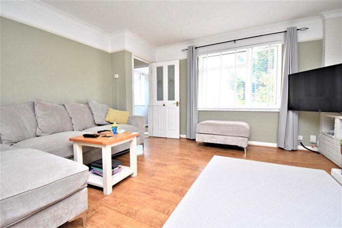 3 Bedroom Semi-Detached House To Rent In Cedar Road Rochester, ME2