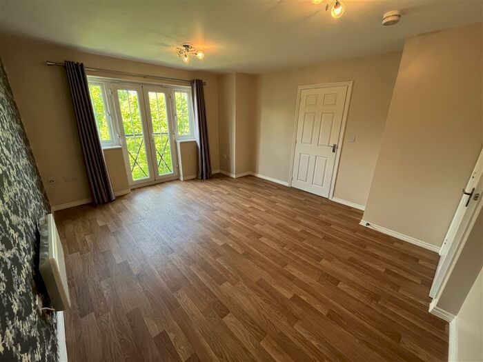2 Bedroom Flat To Rent In Quayside Walk, Dudley, DY2