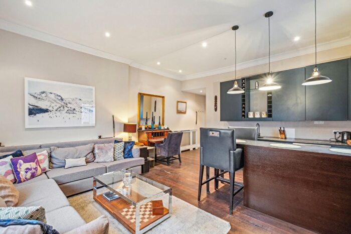 1 Bedroom Flat For Sale In Old Brompton Road, Earls Court, SW5