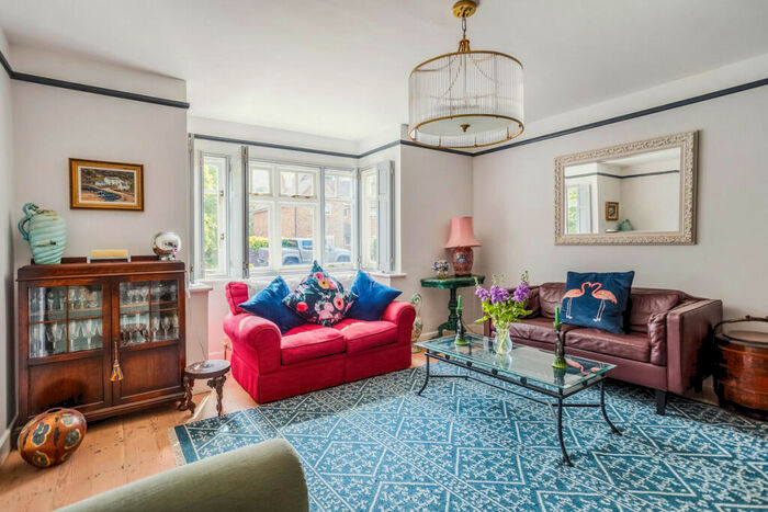 5 Bedroom Detached House For Sale In New Park Road Cranleigh, Surrey, GU6