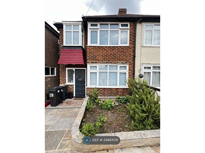3 Bedroom Semi Detached House To Rent In Garth Road, Morden, SM4