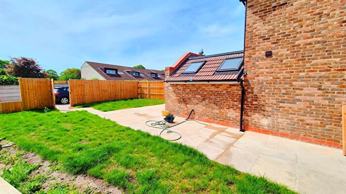 2 Bedroom End Of Terrace House To Rent In St Johns Road, Isleworth, TW7