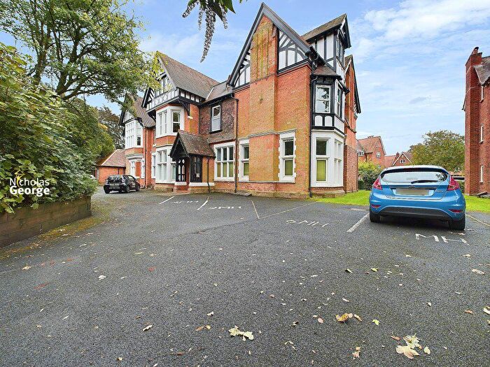 2 Bedroom Flat To Rent In Manor House, Wake Green Rd, Moseley, B13