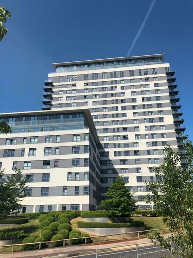 1 Bedroom Apartment To Rent In Skyline Plaza, RG21