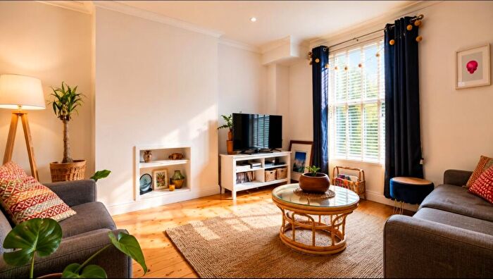 1 Bedroom Maisonette For Sale In Saltash Road, Plymouth, PL2