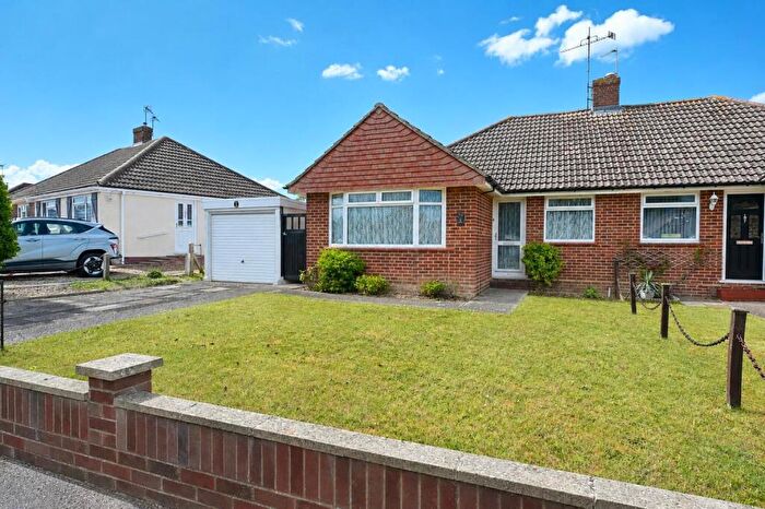3 Bedroom Semi-Detached Bungalow For Sale In Woodroffe Drive, Basingstoke, RG22