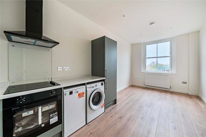 1 Bedroom Apartment For Sale In Connaught Road, Brookwood, Woking, GU24