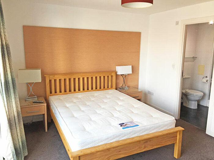 3 Bedroom Flat To Rent In Lower Gilmore Bank, Fountainbridge, Edinburgh, EH3
