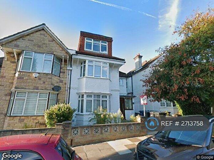2 Bedroom Flat To Rent In St. Johns Road, London, NW11