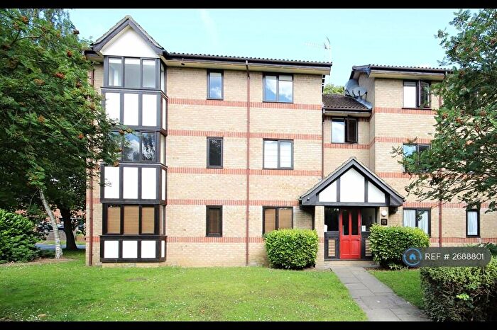 1 Bedroom Flat To Rent In Woodland Grove, Epping, CM16