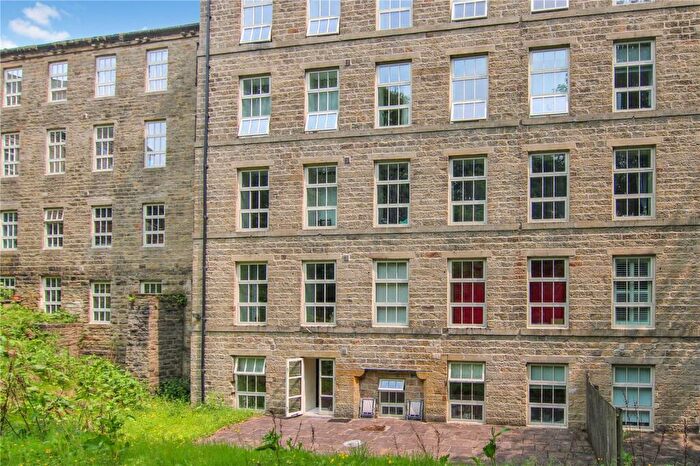 2 Bedroom Flat For Sale In Woodlands Mill, Steeton, BD20