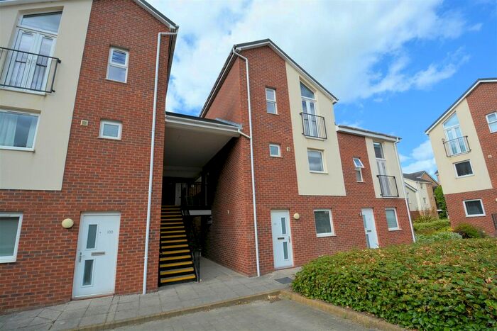 2 Bedroom Flat To Rent In Clog Mill Gardens, Selby, YO8