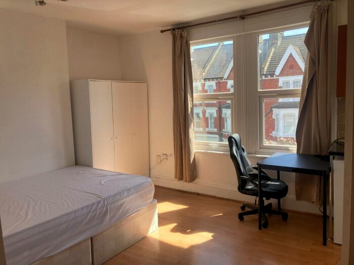 Studio To Rent In Buckley Road, London, Greater London, NW6