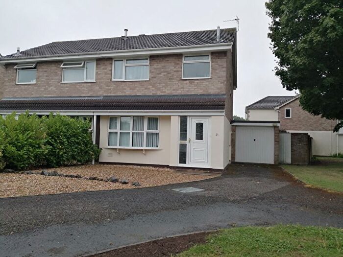 3 Bedroom Semi-Detached House To Rent In St Michaels Avenue, Worle, Weston-Super-Mare, BS22