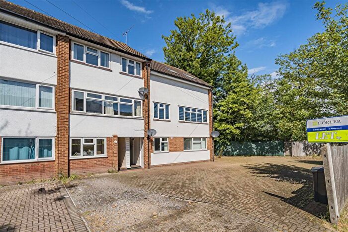 2 Bedroom Maisonette For Sale In Wolf Lane, Windsor, SL4
