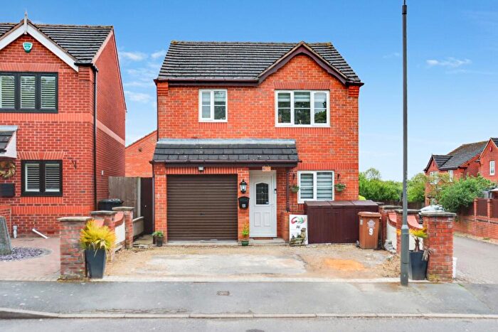 3 Bedroom Detached House For Sale In Potters Croft, Swadlincote, Derbyshire, DE11