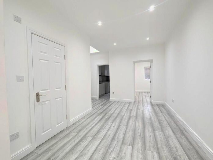 1 Bedroom Flat To Rent In West Hendon Broadway, London, NW9