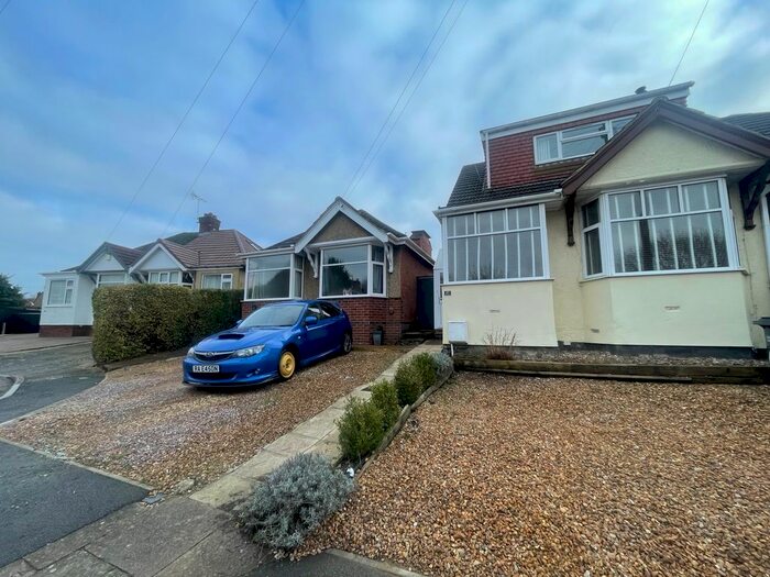 4 Bedroom Semi-Detached House To Rent In Reedway, Northampton, NN3