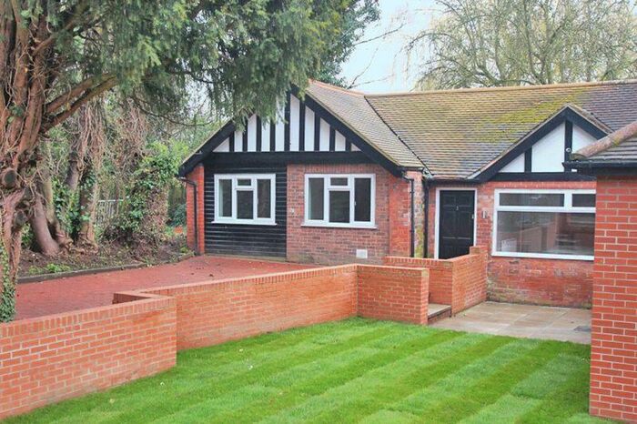2 Bedroom Bungalow To Rent In The Lodge, Abbey Road, Grimsby, DN32