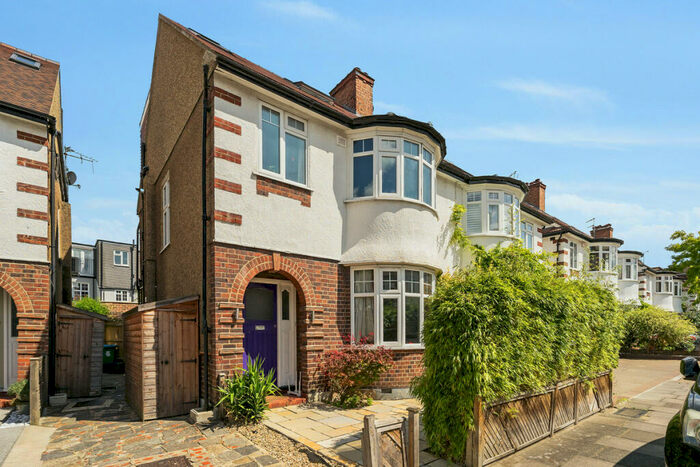 4 Bedroom Semi-Detached House To Rent In Eastbourne Gardens, London, SW14
