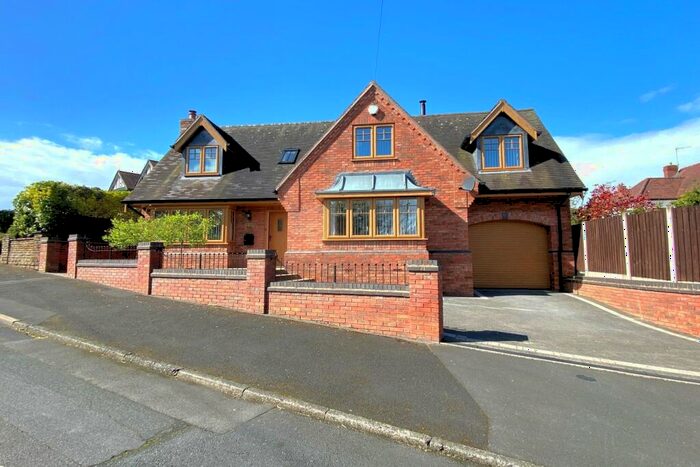 3 Bedroom Detached House For Sale In Sandy Road, Norton, Stourbridge, DY8