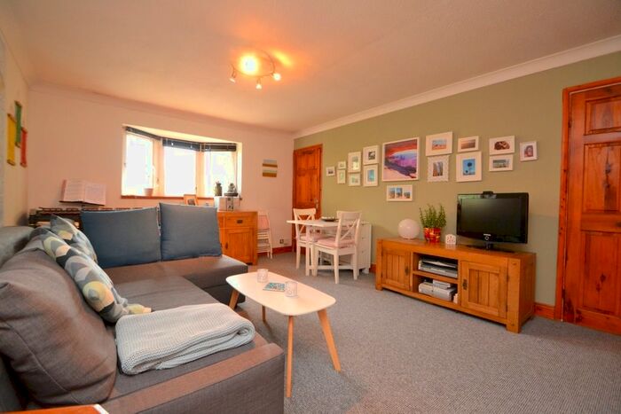 2 Bedroom Flat To Rent In Obelisk Rise, Northampton, NN2