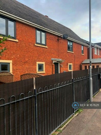 2 Bedroom Semi-Detached House To Rent In Oriel Close, Wolverton, Milton Keynes, MK12