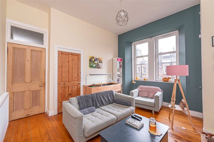 1 Bedroom Flat For Sale In Lochrin Terrace, Edinburgh, EH3