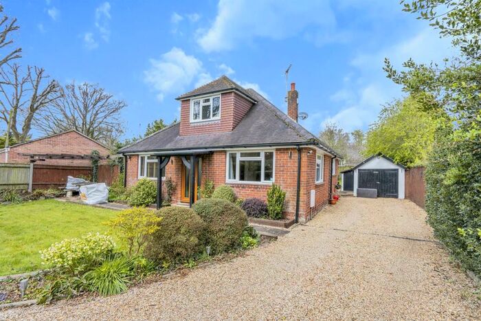 3 Bedroom Detached Bungalow For Sale In Copythorne Crescent, Copythorne, Southampton, SO40