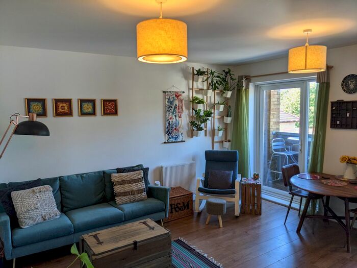 2 Bedroom Flat To Rent In Copenhagen Street, London, N1