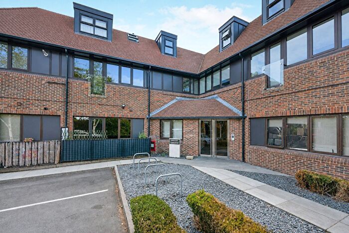 1 Bedroom Flat For Sale In Oxford Road, Stokenchurch, High Wycombe, HP14