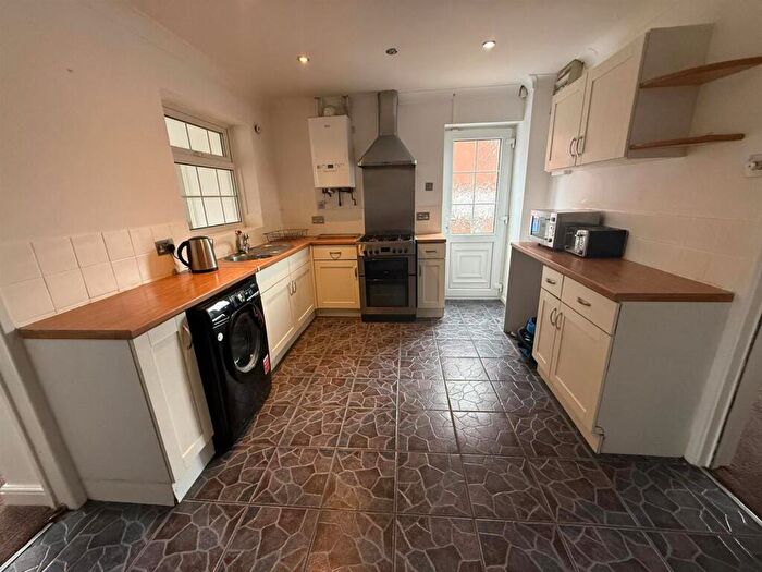 3 Bedroom House To Rent In Goldfinch Close, Mansfield, NG18