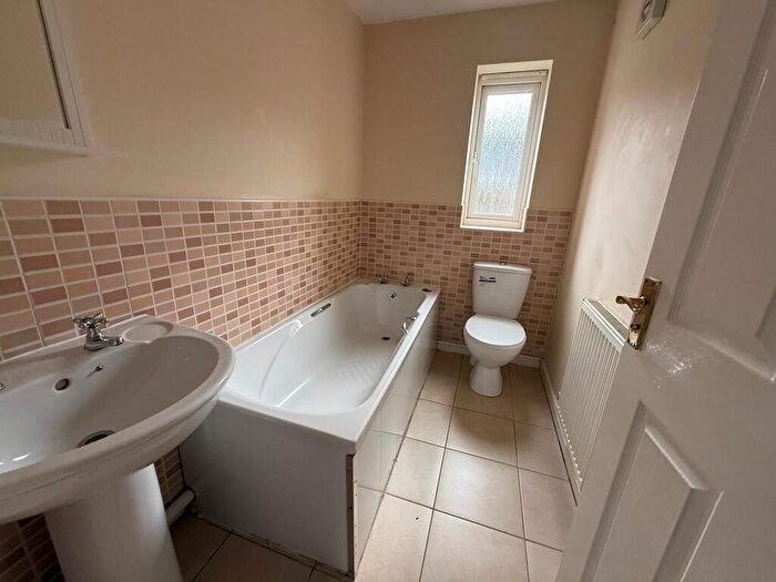 3 Bedroom Detached House To Rent In Johnson Street, Teams, Gateshead, NE8