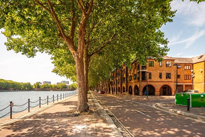 2 Bedroom Flat To Rent In Brunswick Quay, Rotherhithe, London, SE16